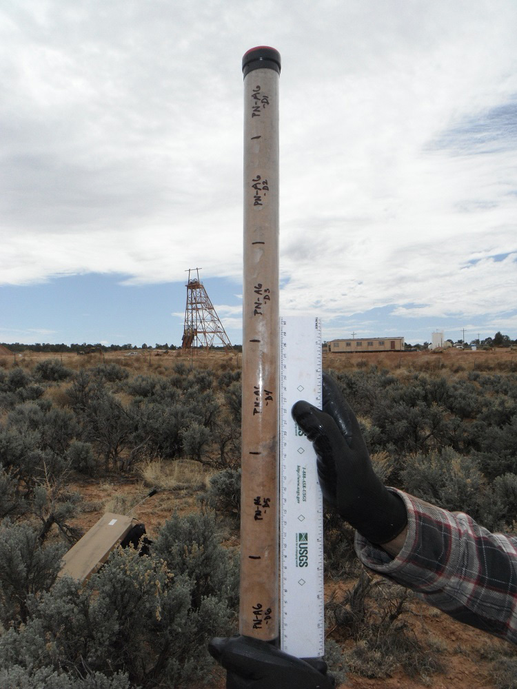 Measuring soil core 