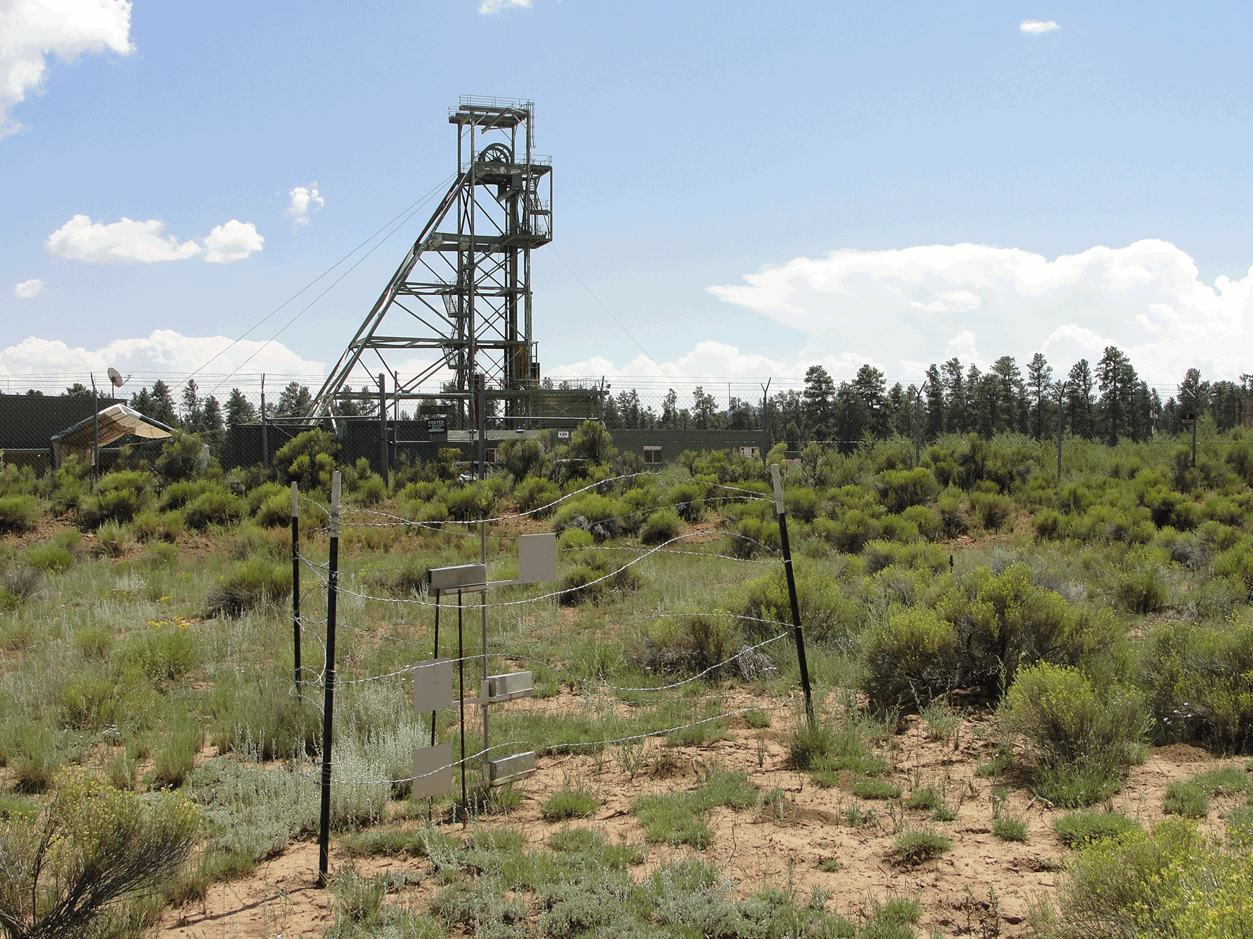  Passive dust sampler and headframe 